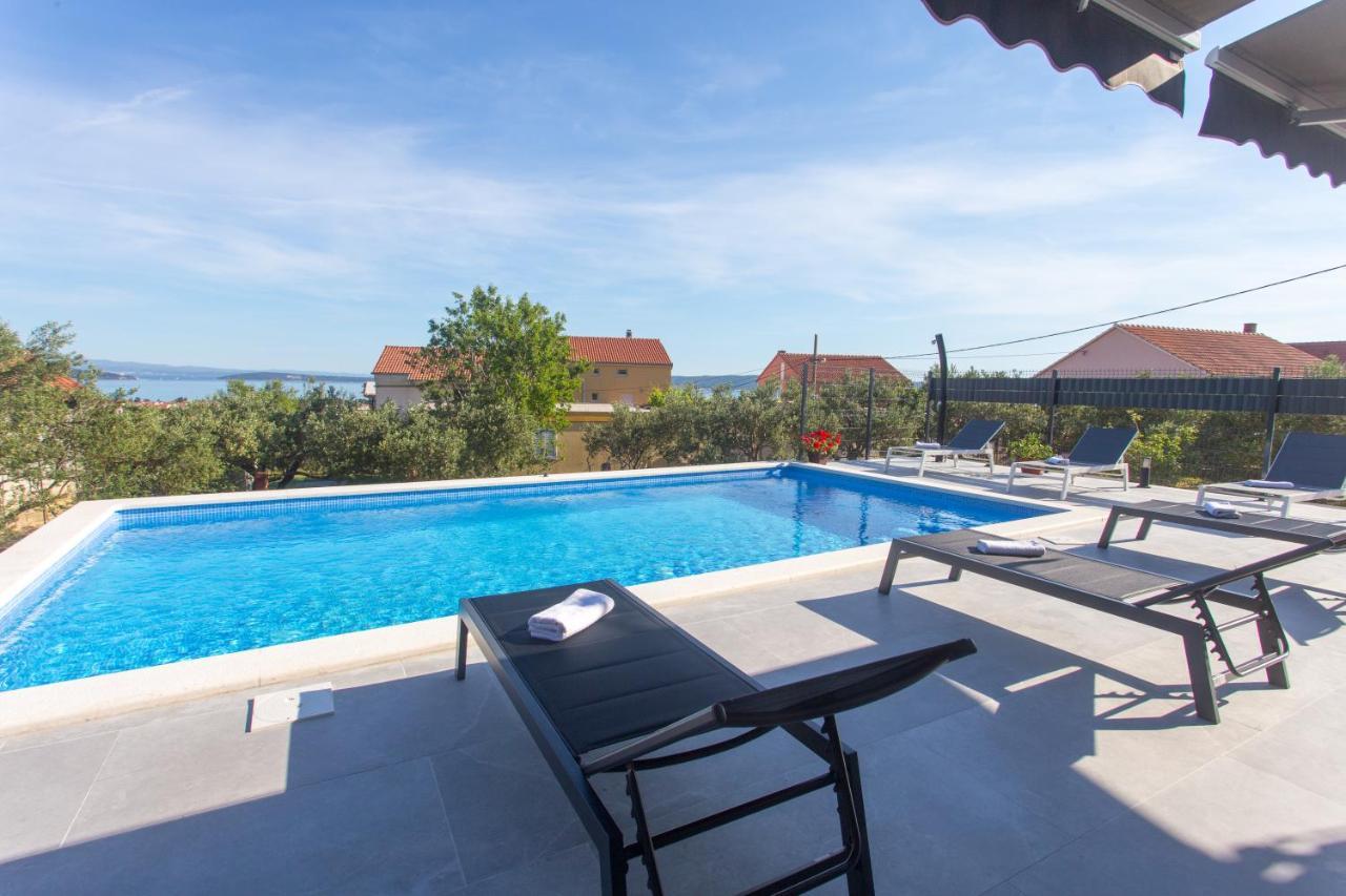 Villa Ivano With Sea&Mountain View Каштел-Стари Экстерьер фото